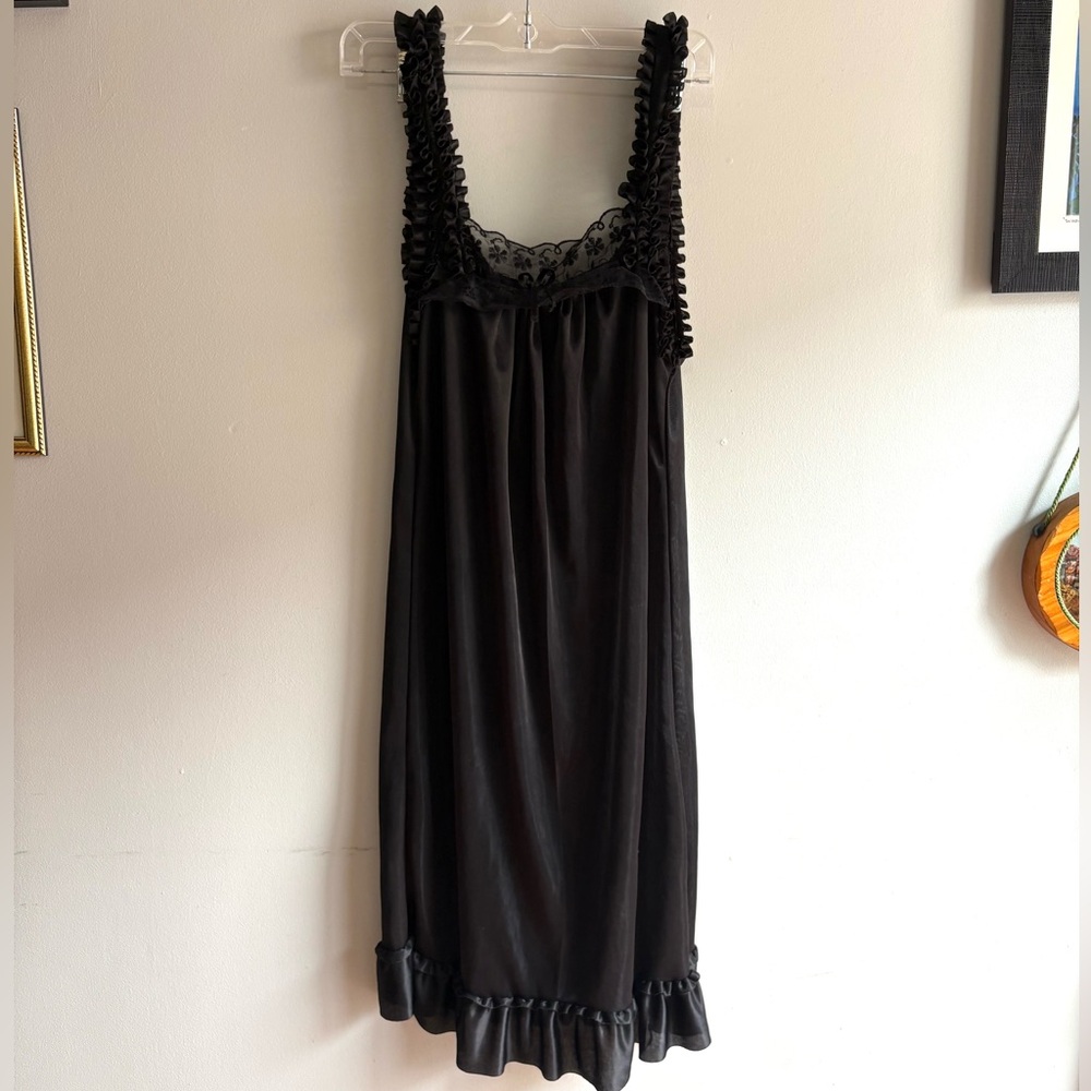 70s Vintage Black Ruffled Lace Trim Maxi Dress/Nightgown